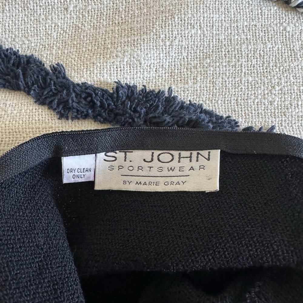 ST. JOHN Sportswear beaded black santana knit mock neck sweater medium M - Picture 8 of 9